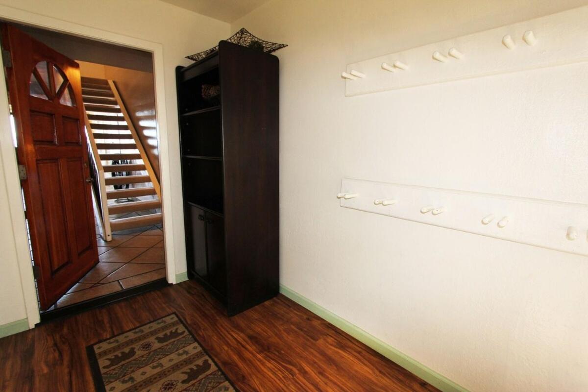 Llc1236 - Lakeside Landing