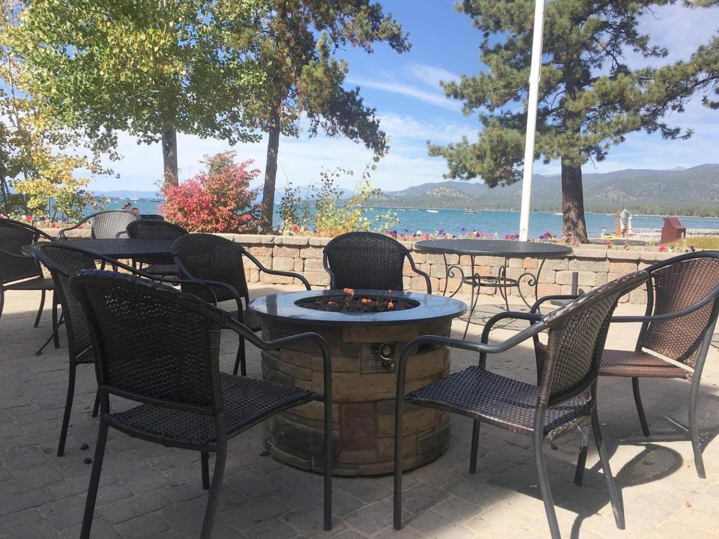 Llc1236 - Lakeside Landing